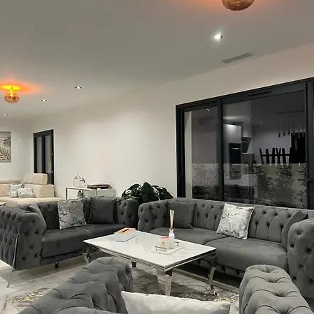 Luxueuse